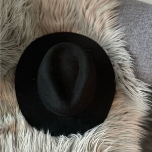 Broad Rim Felt Hat one Size